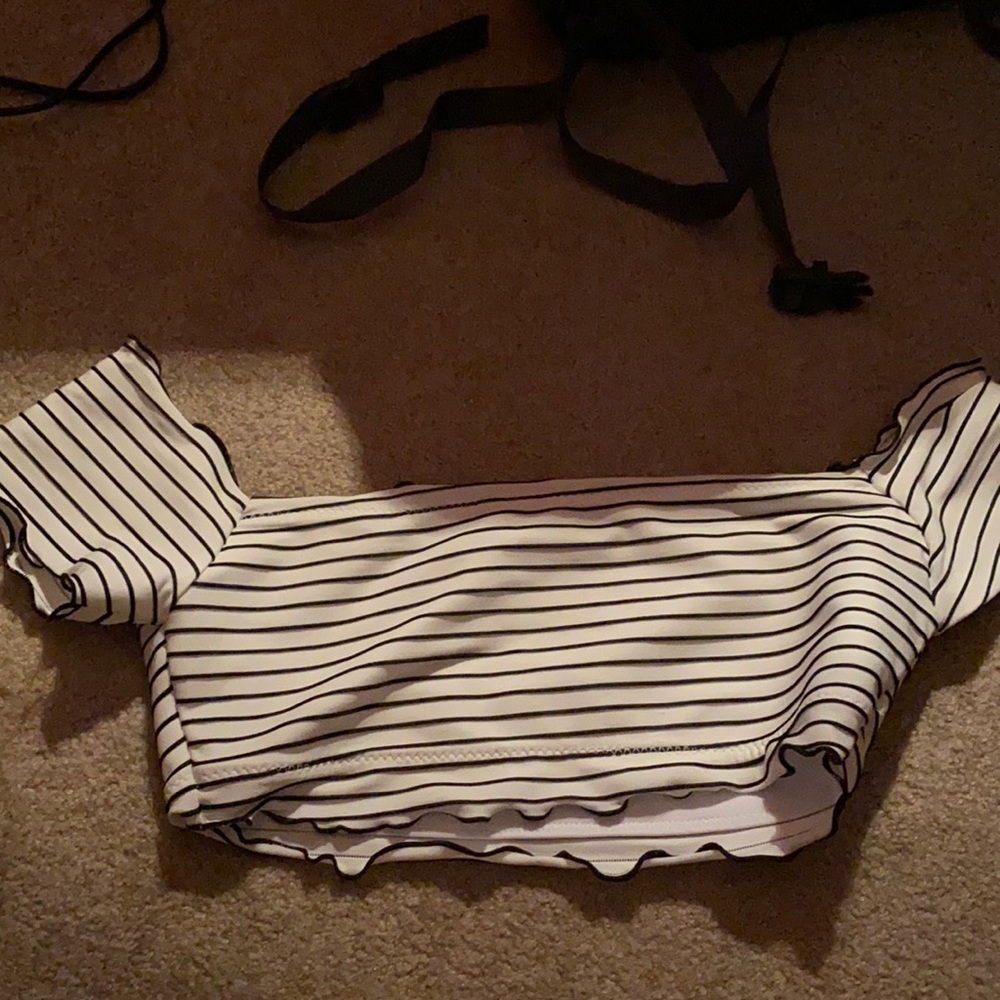 Bathing suit top!! With free earnings